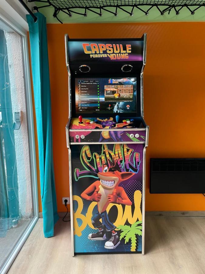 Capsule Forever Young - Jacuzzi - Sauna - Billard - Arcade De Jeux - Netflix & Home Cinema - Ping Pong Hastiere-par-dela エクステリア 写真