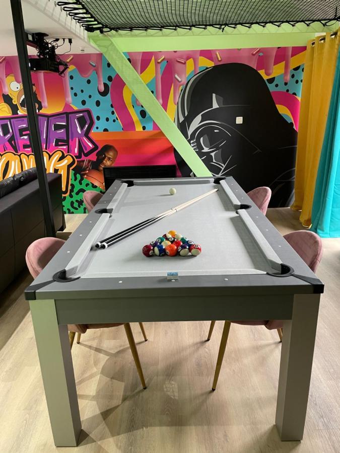 Capsule Forever Young - Jacuzzi - Sauna - Billard - Arcade De Jeux - Netflix & Home Cinema - Ping Pong Hastiere-par-dela エクステリア 写真