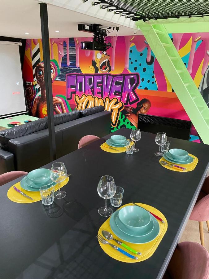 Capsule Forever Young - Jacuzzi - Sauna - Billard - Arcade De Jeux - Netflix & Home Cinema - Ping Pong Hastiere-par-dela エクステリア 写真